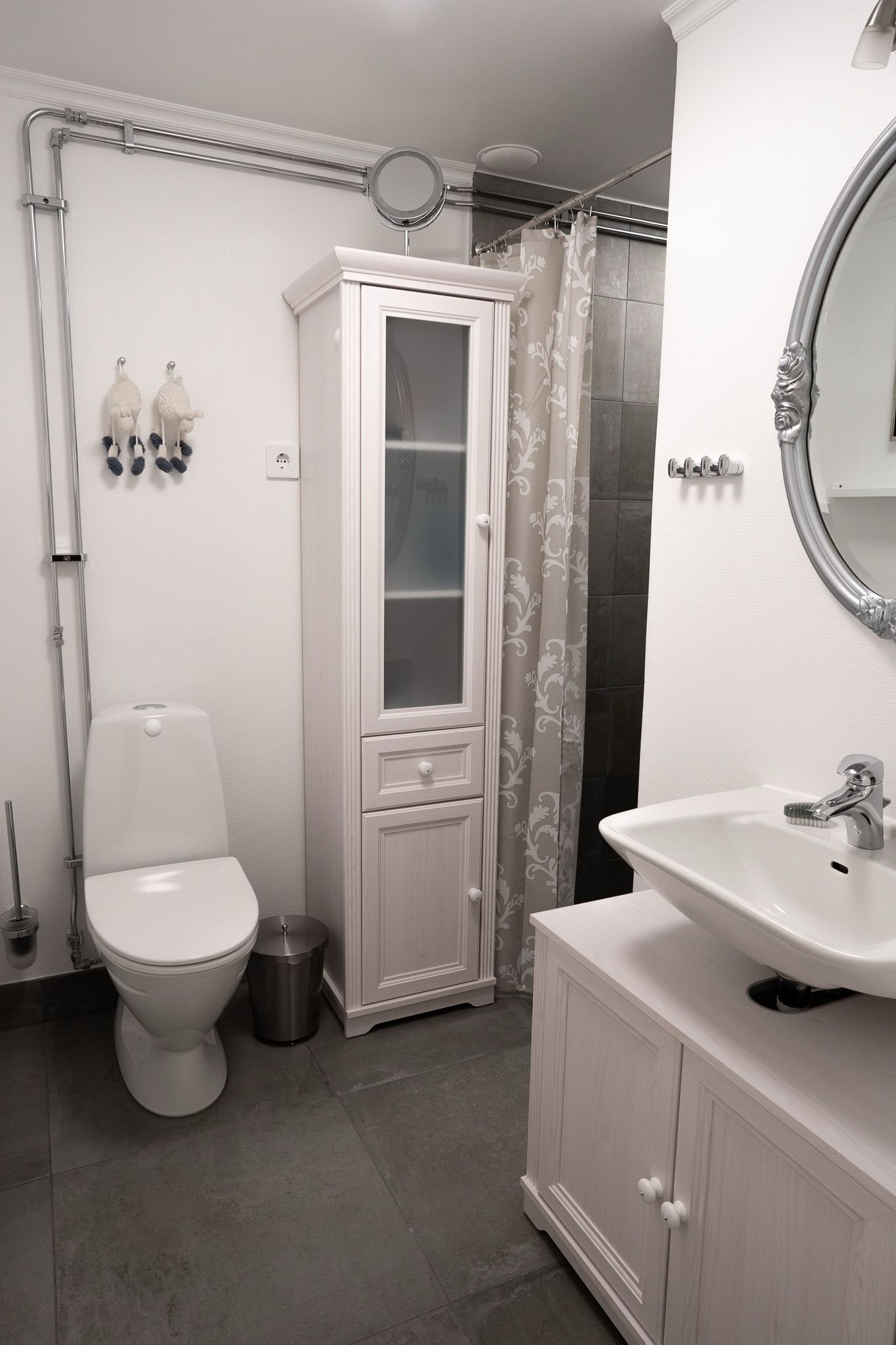 Badezimmer mit Dusche